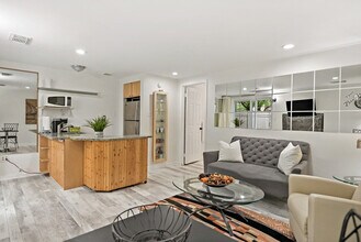 11850 Sunrise Valley Dr in Reston, VA - Building Photo - Building Photo