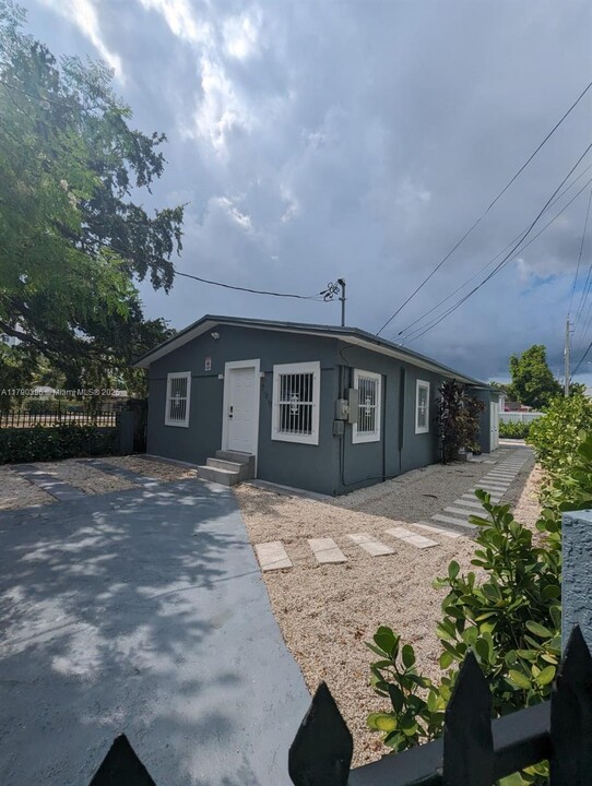 790 NW 60th St in Miami, FL - Building Photo