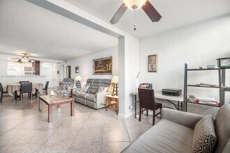 609 NE 14th Ave in Hallandale Beach, FL - Building Photo - Building Photo