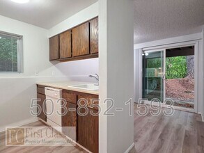47 Eagle Crest Dr in Lake Oswego, OR - Building Photo - Building Photo