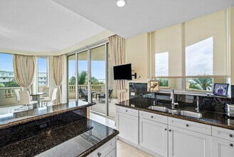 3000 S Ocean Blvd in Palm Beach, FL - Building Photo - Building Photo