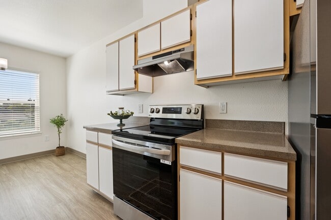 Nolan Ridge Apartments in Keizer, OR - Building Photo - Building Photo