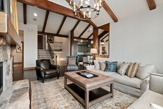 10323 Bedrock Ln in Sandy, UT - Building Photo - Building Photo