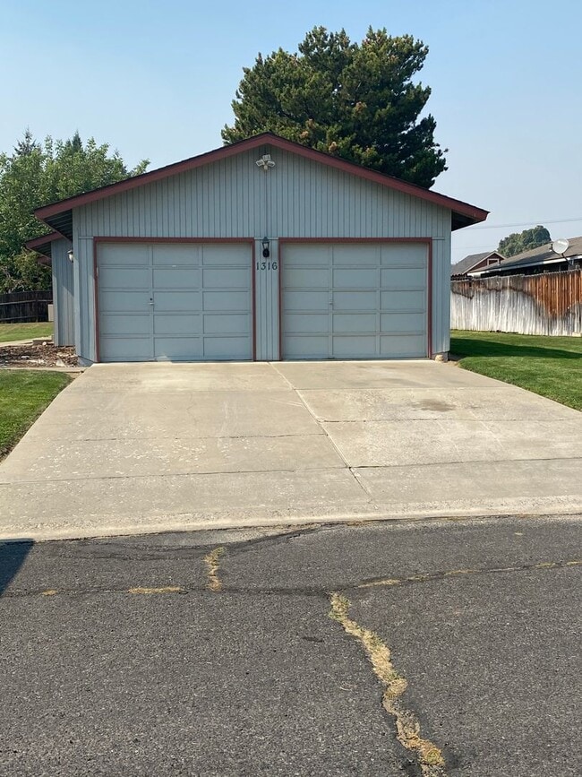 property at 1316 S 23rd Ave