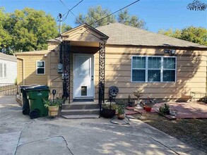 1809 Victory Ave in Wichita Falls, TX - Building Photo - Building Photo