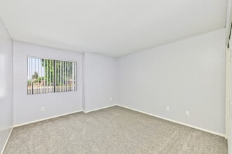 Concord Square Apartments in Riverside, CA - Foto de edificio - Interior Photo