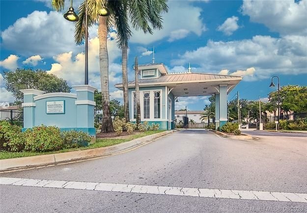 1833 NW 54th Ter, Unit CC2 in Lauderhill, FL - Building Photo