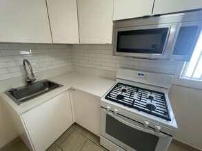 725 Ensenada Ct-Unit -725  1/4 in San Diego, CA - Building Photo - Building Photo