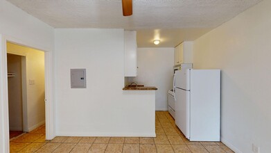 205 Plymouth in Inglewood, CA - Foto de edificio - Interior Photo