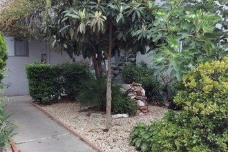 432 W Stocker St in Glendale, CA - Foto de edificio - Building Photo