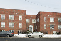 471 Merrick Rd in Rockville Centre, NY - Building Photo - Building Photo