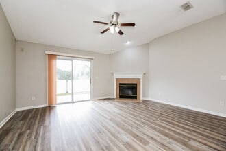 1747 Northglen Cir in Middleburg, FL - Building Photo - Building Photo