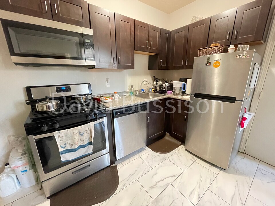 1118 Commonwealth Ave, Unit 2A in Boston, MA - Building Photo