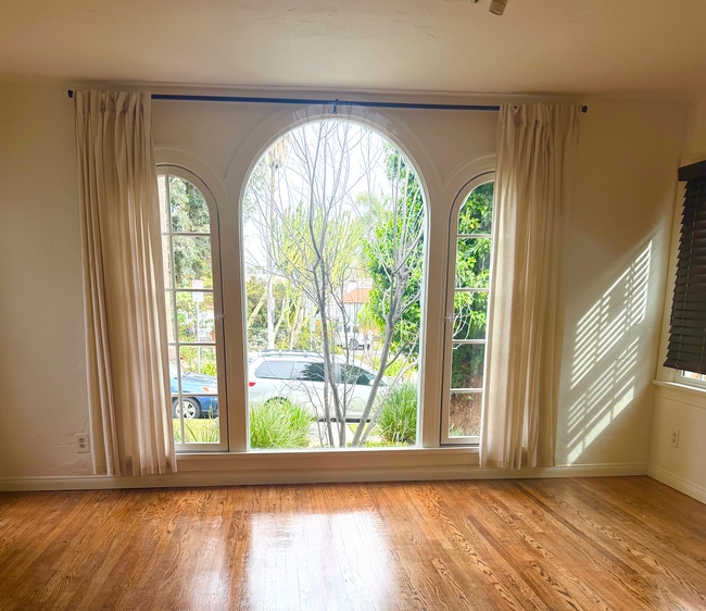 1063 S Citrus Ave, Unit 1063 in Los Angeles, CA - Foto de edificio - Building Photo