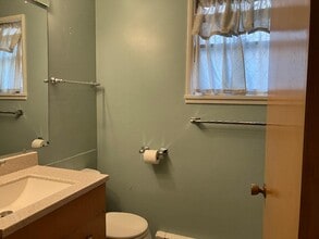 2023 E 18th St in Bremerton, WA - Building Photo - Building Photo