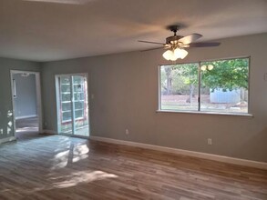 6317 Thurgood Ave in Austin, TX - Foto de edificio - Building Photo