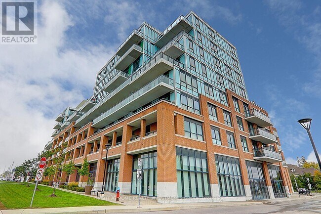 11611-11611 Yonge St in Richmond Hill, ON - Building Photo - Building Photo