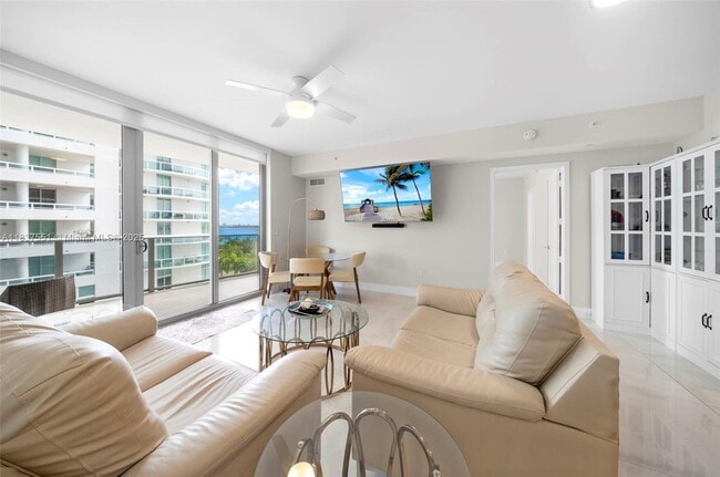 488 NE 18th St in Miami, FL - Building Photo - Building Photo