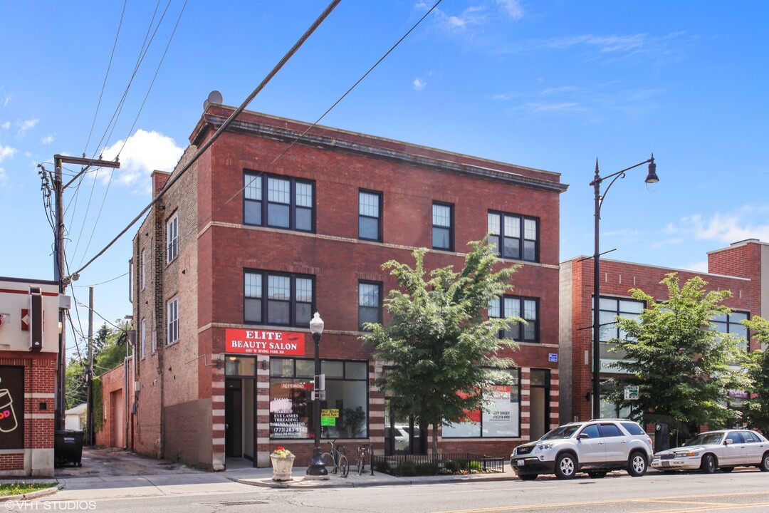 4317 W Irving Park Rd in Chicago, IL - Building Photo