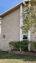1916 Warfield Ave, Unit Unit 1 in Redondo Beach, CA - Building Photo