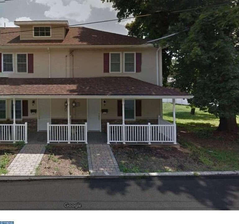 626 Julian St in Williamstown, PA - Building Photo
