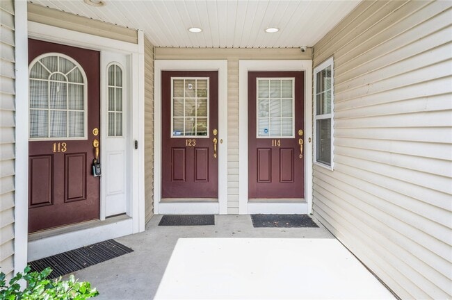 123 Northview Ct in Peekskill, NY - Foto de edificio - Building Photo