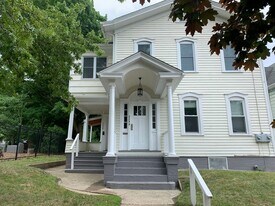 223 E 9th St in Erie, PA - Building Photo