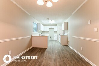 2520 Lake Royale Dr in Riverdale, GA - Foto de edificio - Building Photo