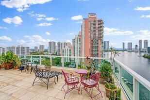 3340 NE 190th St in Miami, FL - Building Photo