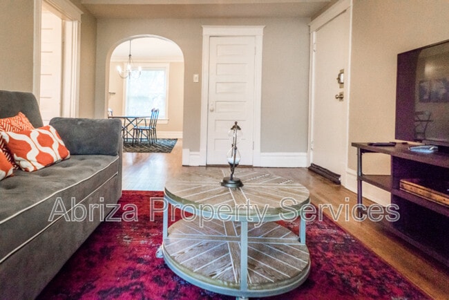 1651 S Spring Ave in St. Louis, MO - Foto de edificio - Building Photo