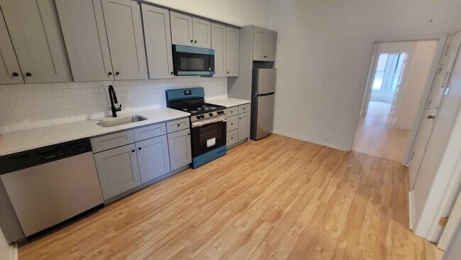 262 Summit Ave in Jersey City, NJ - Building Photo - Building Photo