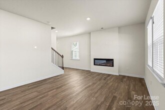 1339 37th Ave Lane NE in Hickory, NC - Building Photo - Building Photo