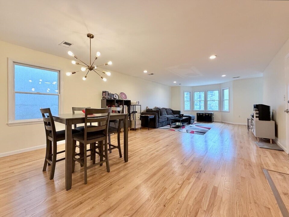 378 7th St in Jersey City, NJ - Building Photo