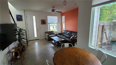 5604 Grover Ave in Austin, TX - Building Photo - Building Photo