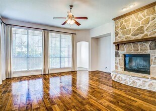 935 Crestmoor Dr in Allen, TX - Building Photo - Building Photo