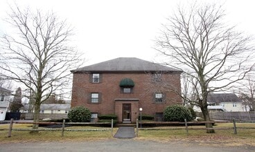 31 Townsend St in Abington, MA - Building Photo - Building Photo