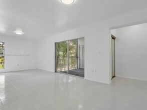 201 178th Dr in Sunny Isles Beach, FL - Building Photo - Building Photo