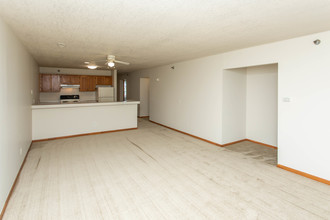 Stoney Creek Village Apartments in Shelby Township, MI - Building Photo - Interior Photo