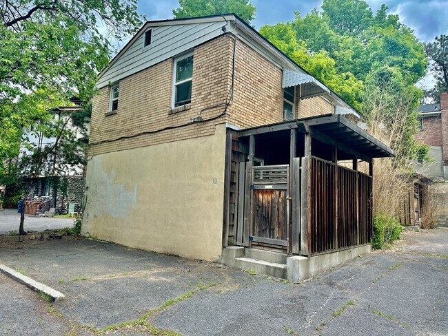 property at 808 W 11th Ave