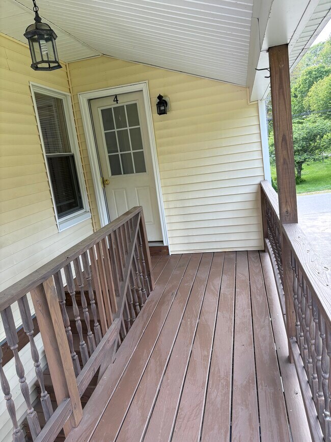 26 Front St, Unit Apartment #4 in Topsham, ME - Building Photo - Building Photo