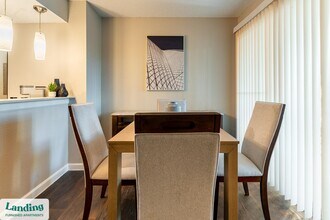 711 Brentford Pl in Arlington, TX - Foto de edificio - Building Photo