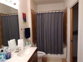 898 Oak St SW in Atlanta, GA - Foto de edificio - Building Photo