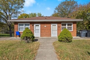 521 Hawkins Rd in Clarksville, TN - Building Photo