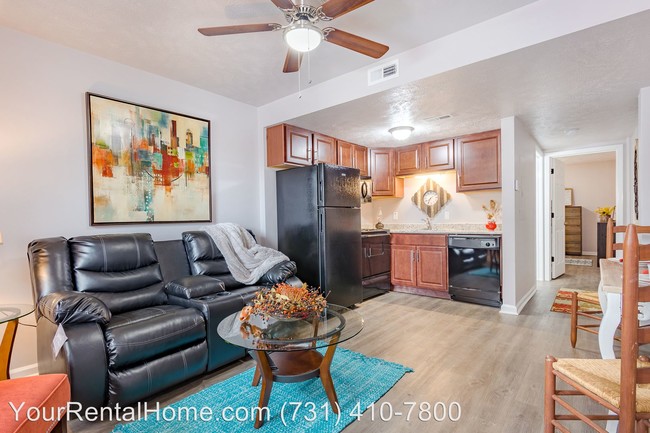 610 E College St in Jackson, TN - Foto de edificio - Interior Photo