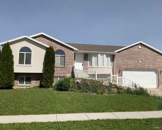 property at 2101 1730 W
