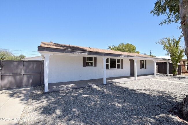 4233 E Lester St in Tucson, AZ - Building Photo - Building Photo