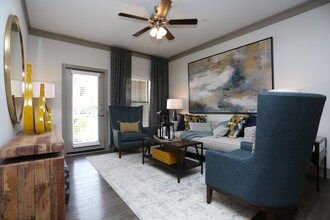 Alden Park Kingsland in Houston, TX - Building Photo - Interior Photo