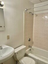 236 Newbury St, Unit 2 in Boston, MA - Foto de edificio - Building Photo