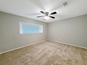 3230 Sycamore Springs Dr in Houston, TX - Building Photo - Building Photo