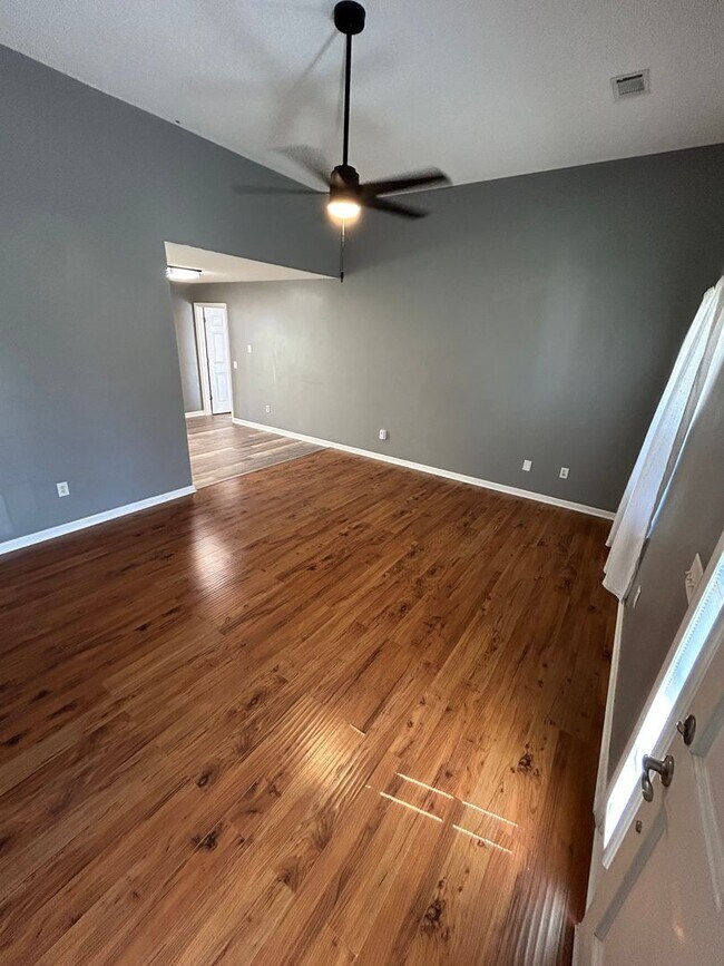 405 Charlotte Dr in Bloomingdale, GA - Building Photo - Building Photo